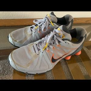 Livestrong Men’s Nike Shox Size 11